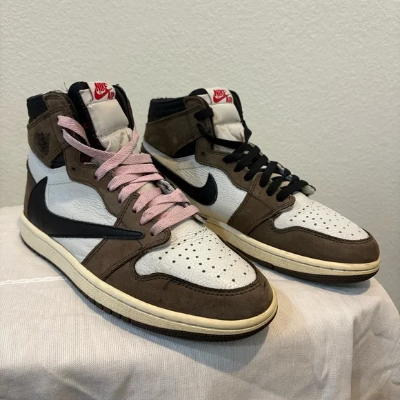 Nike Air Jordan 1 Retro High OG SP Travis Scott "Mocha" sneaker - Picture 1 of 13